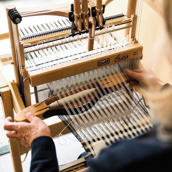 Weaving: Rigid Heddle Looms vs. Table Looms, What is the Difference?