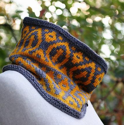 Fall Fire Cowl Pattern - Monokrom Worsted-Knitting Patterns-Urth Yarns-Revolution Fibers
