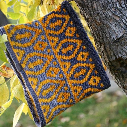 Fall Fire Cowl Pattern - Monokrom Worsted-Knitting Patterns-Urth Yarns-Revolution Fibers