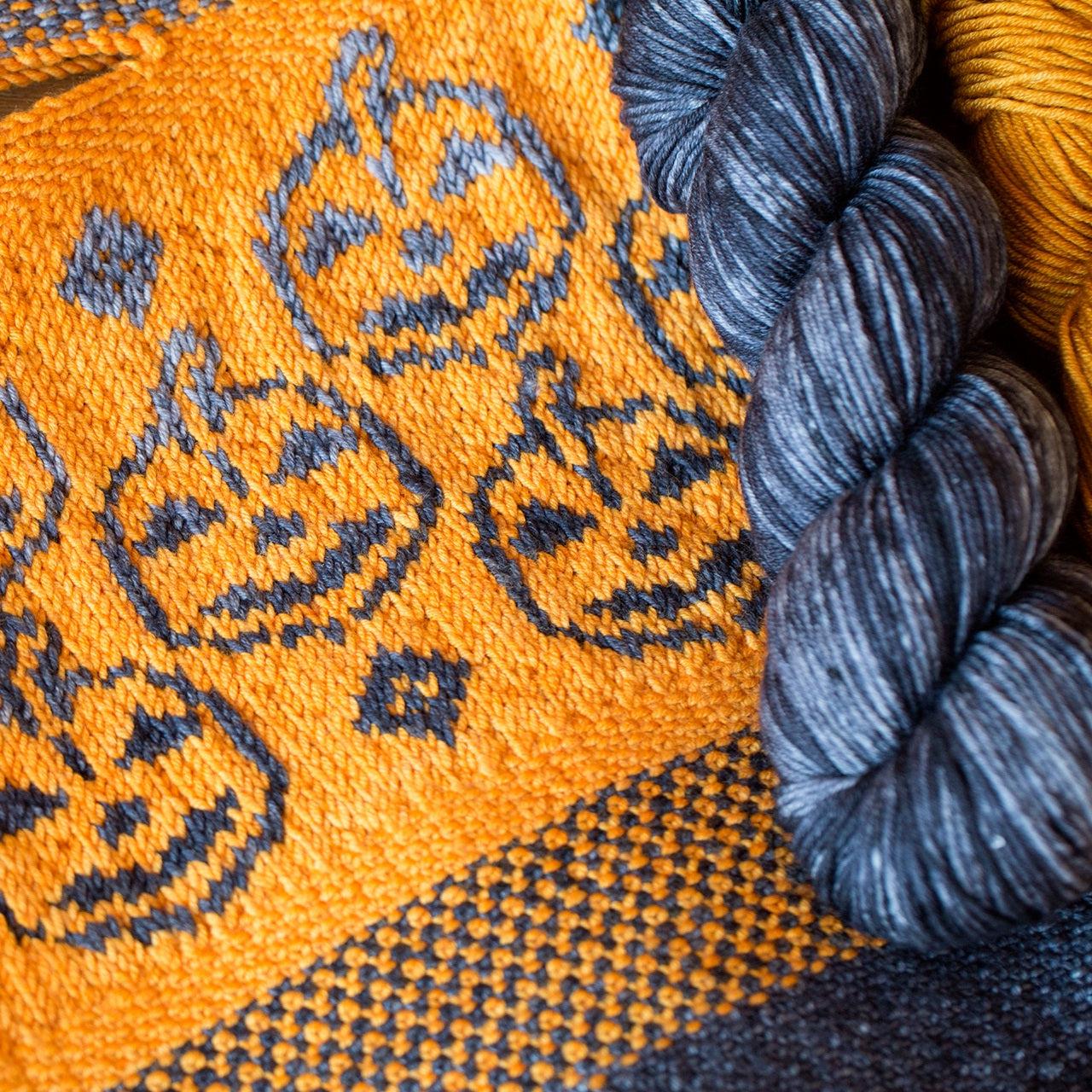 Pumpkin Trick or Treat Bag Pattern - Harvest & Monokrom Worsted