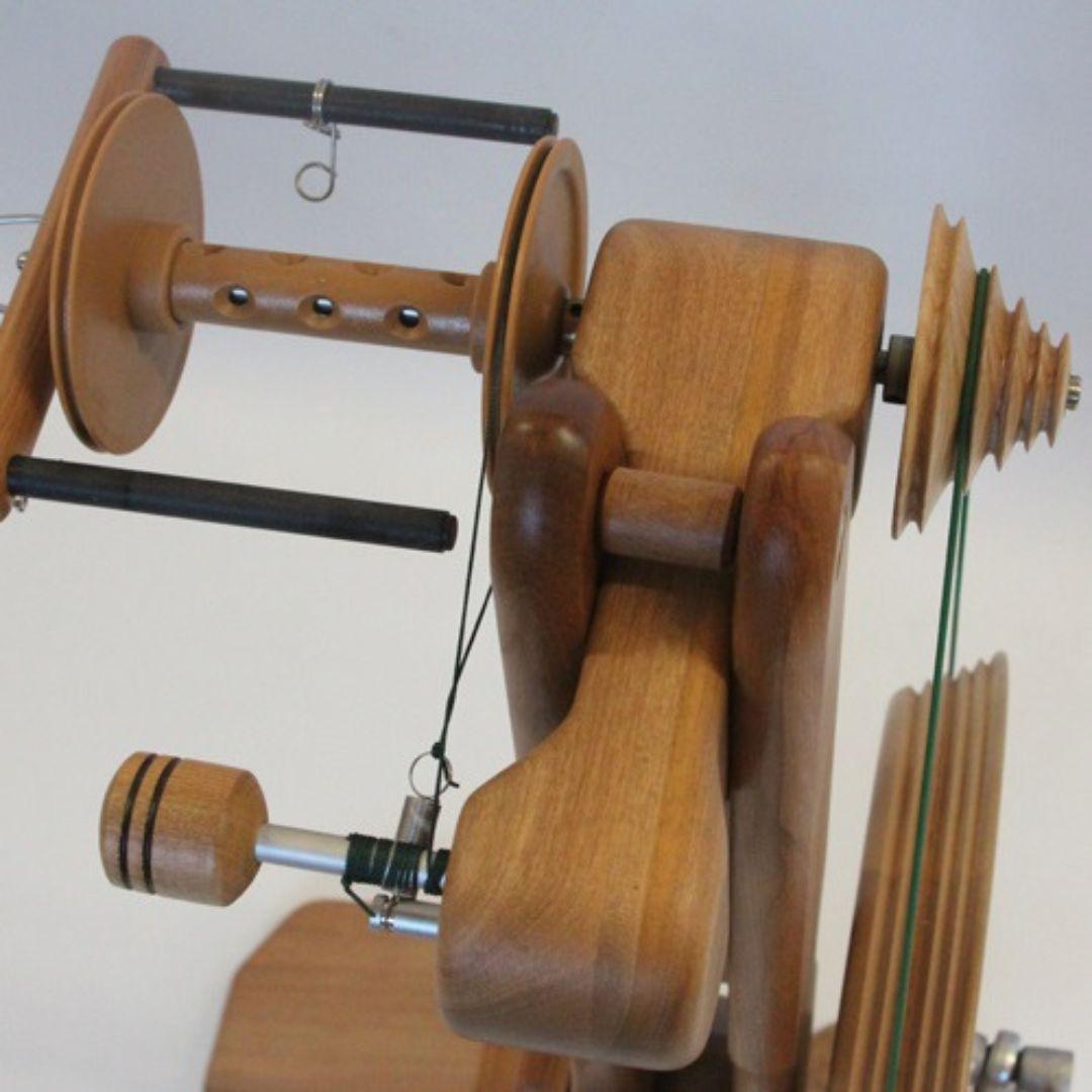 Majacraft Suzie Spinning Wheel | Revolution Fibers